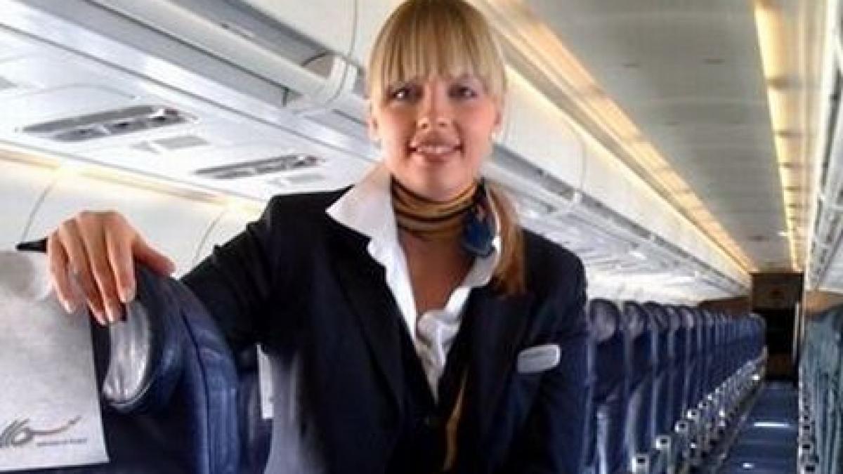 o stewardesa a suferit un atac de panica legat de prabusirea avionului in care se afla aeronava era