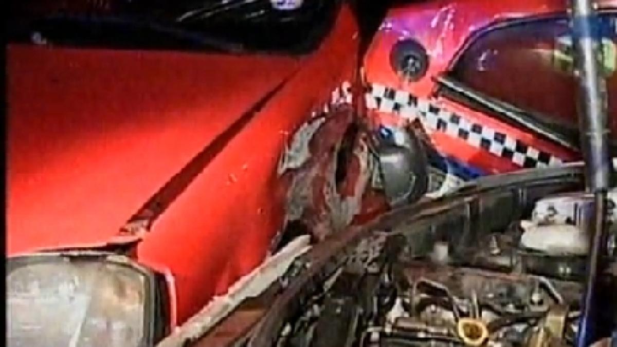 accident la baia mare o soferita care nu a oprit la semafor s a izbit de un taximetru