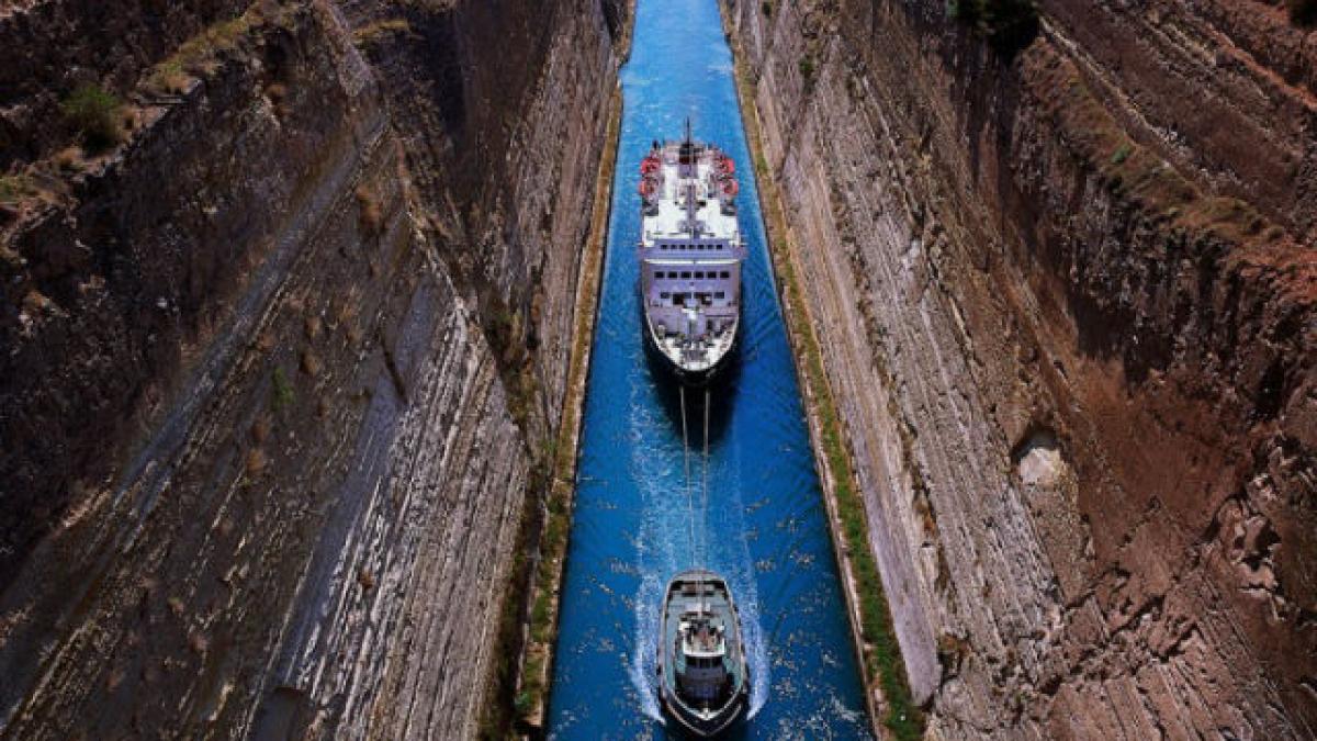 canalul corint locul care imbratiseaza doua mari