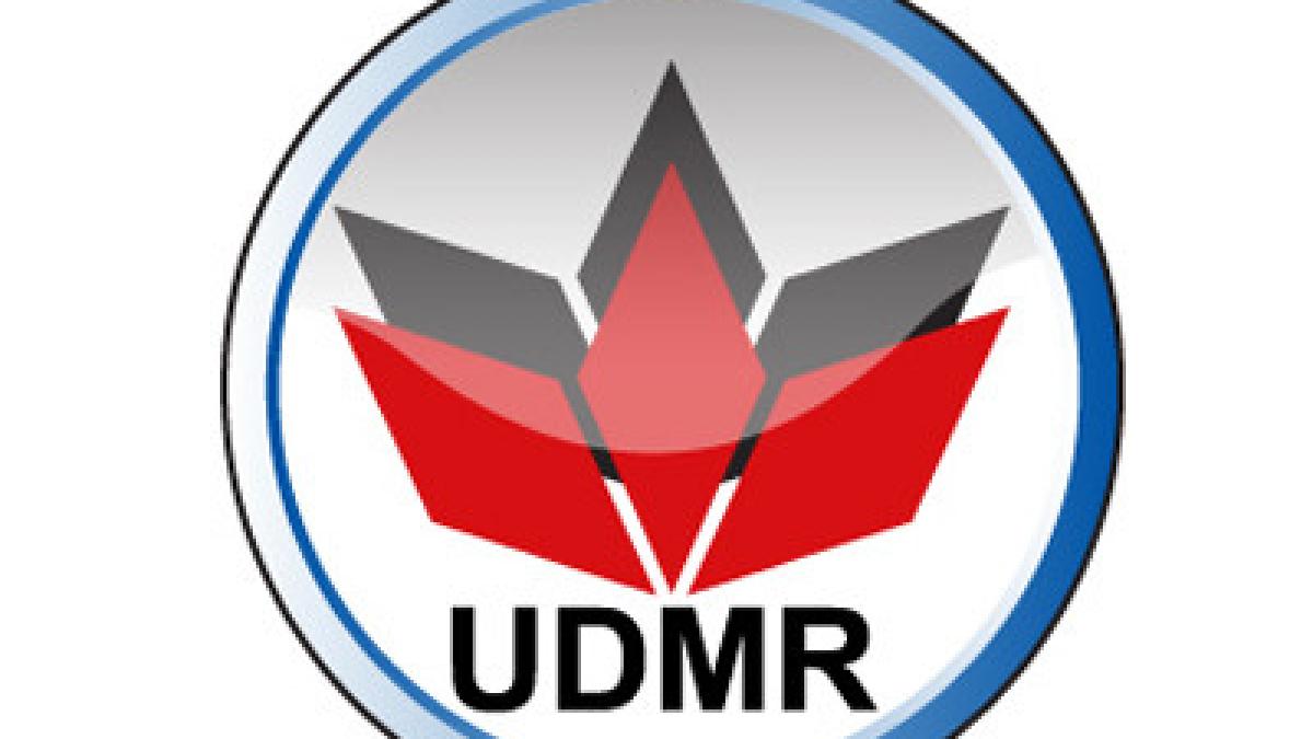 sedinta de plen a camerei deputatilor a inceput cu intarziere de aproape o ora in absenta udmr si a