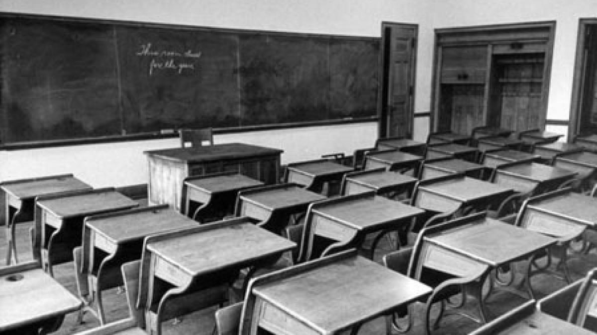 sute de familii din gorj au ramas fara alocatia de intretinere din cauza absenteismului scolar