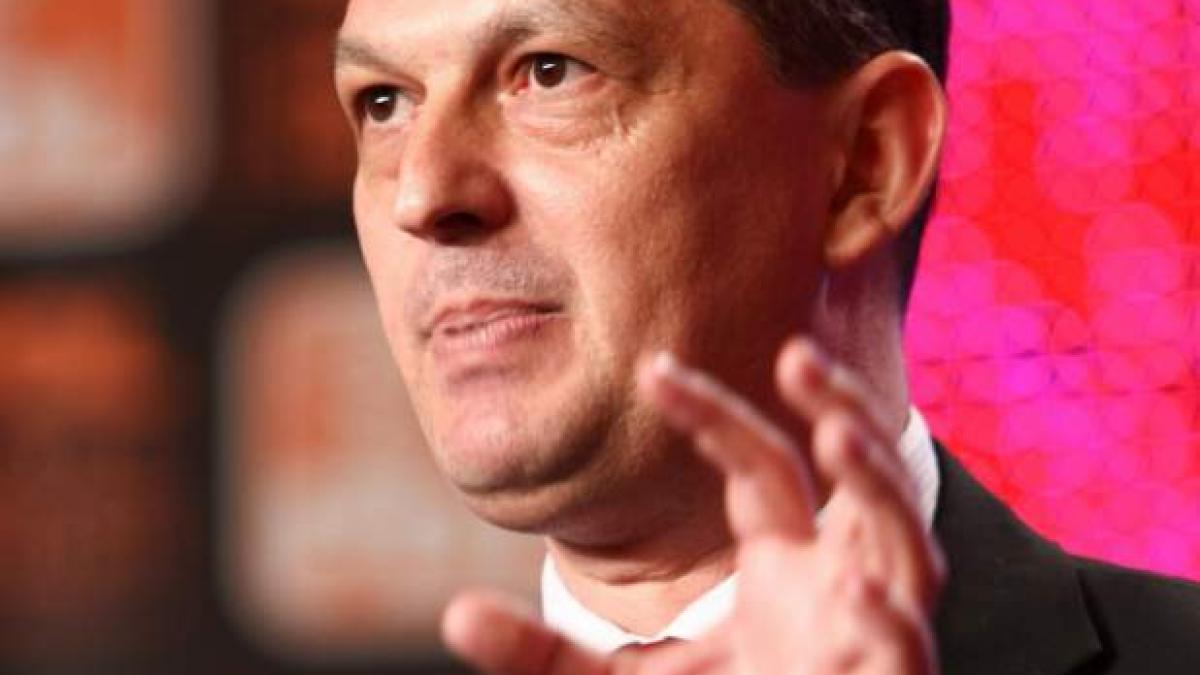 operatii de cosmetizare in mai berca si a concediat un consilier si a dat masinile de lux pe