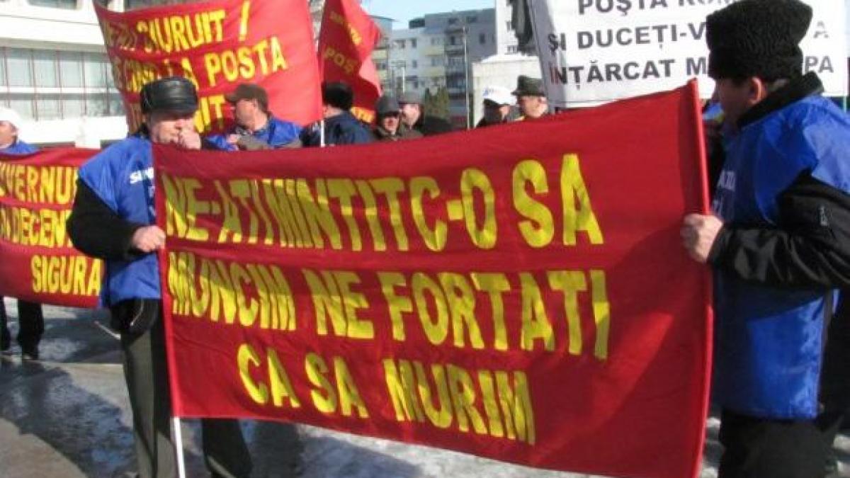 postasii protesteaza la cluj noi suntem postasi cinstiti nu vrem sa fim umiliti