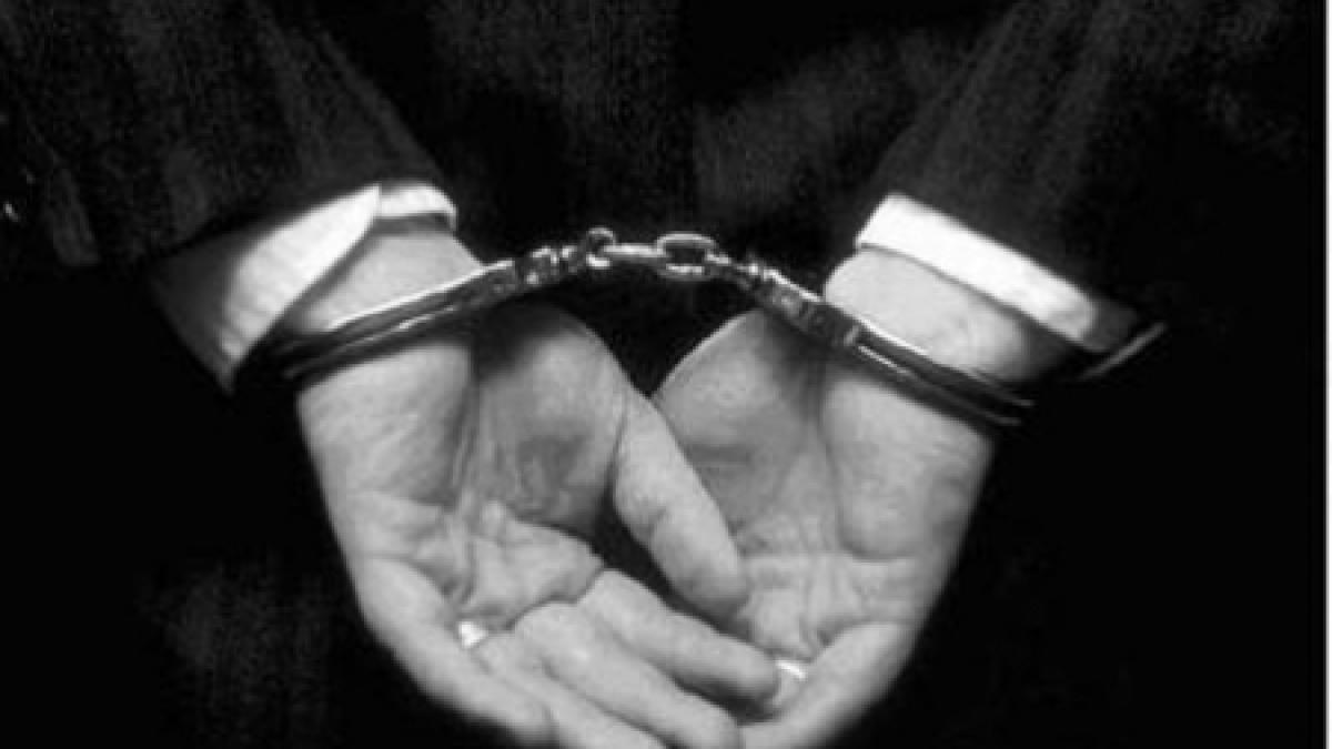 interlopul din targoviste care a tras cu arma intr o pizzerie a fost arestat pentru 29 de zile