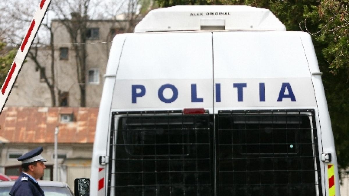 dublu asasinat in hunedoara o mama si copilul ei au fost gasiti morti in casa