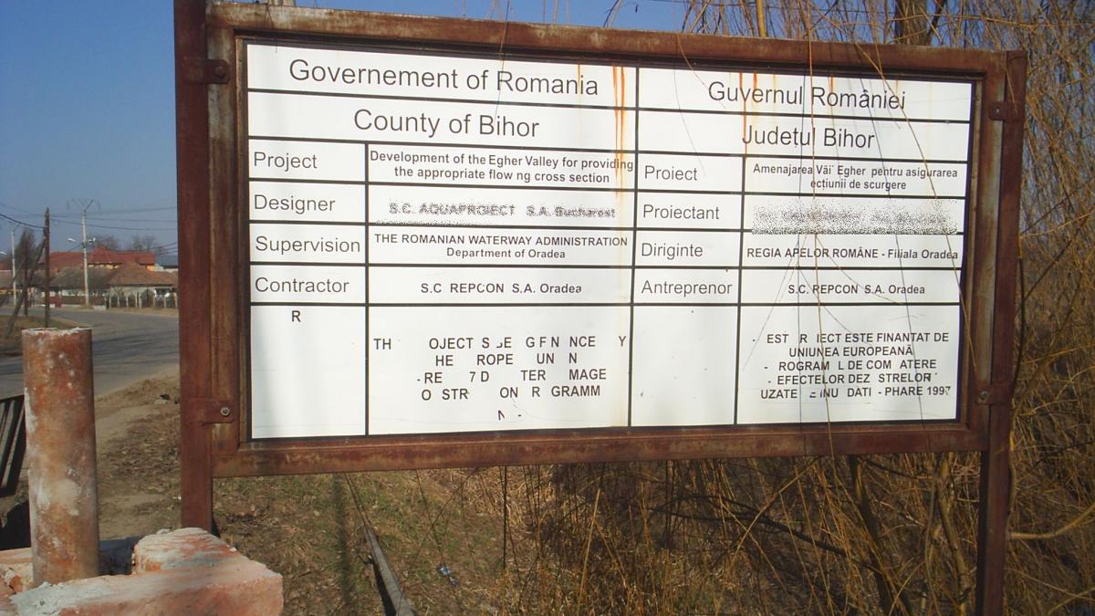 cine pune de fapt mana pe fondurile europene proiecte lasate in paragina banii bagati in buzunarele