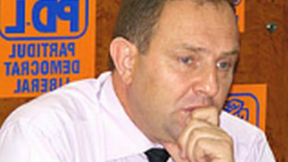 prefectul de gorj hot de idei ar putea sa ramana fara titlul de doctor dupa ce a copiat lucrarea