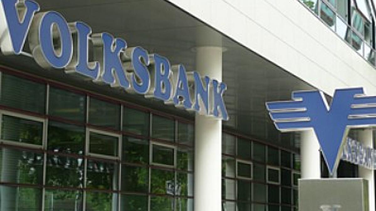 clientii nemultumiti de la volksbank au primit castig de cauza banca va face recurs