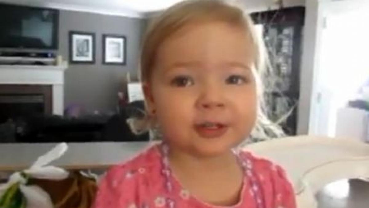 vedeta la doi ani o fetita canta piesa lui adele someone like you