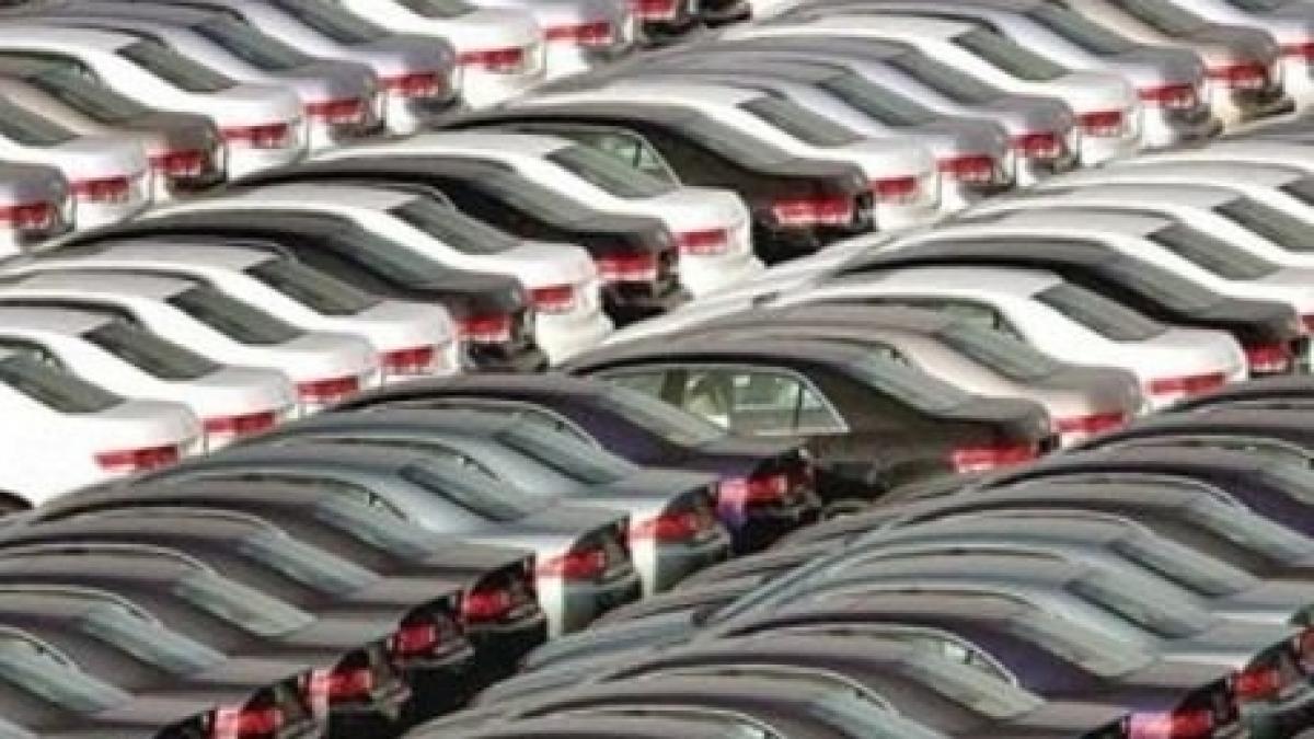 din ce in ce mai multe cazuri de acest gen in timp ce si conducea masina a vazut clona trecand pe