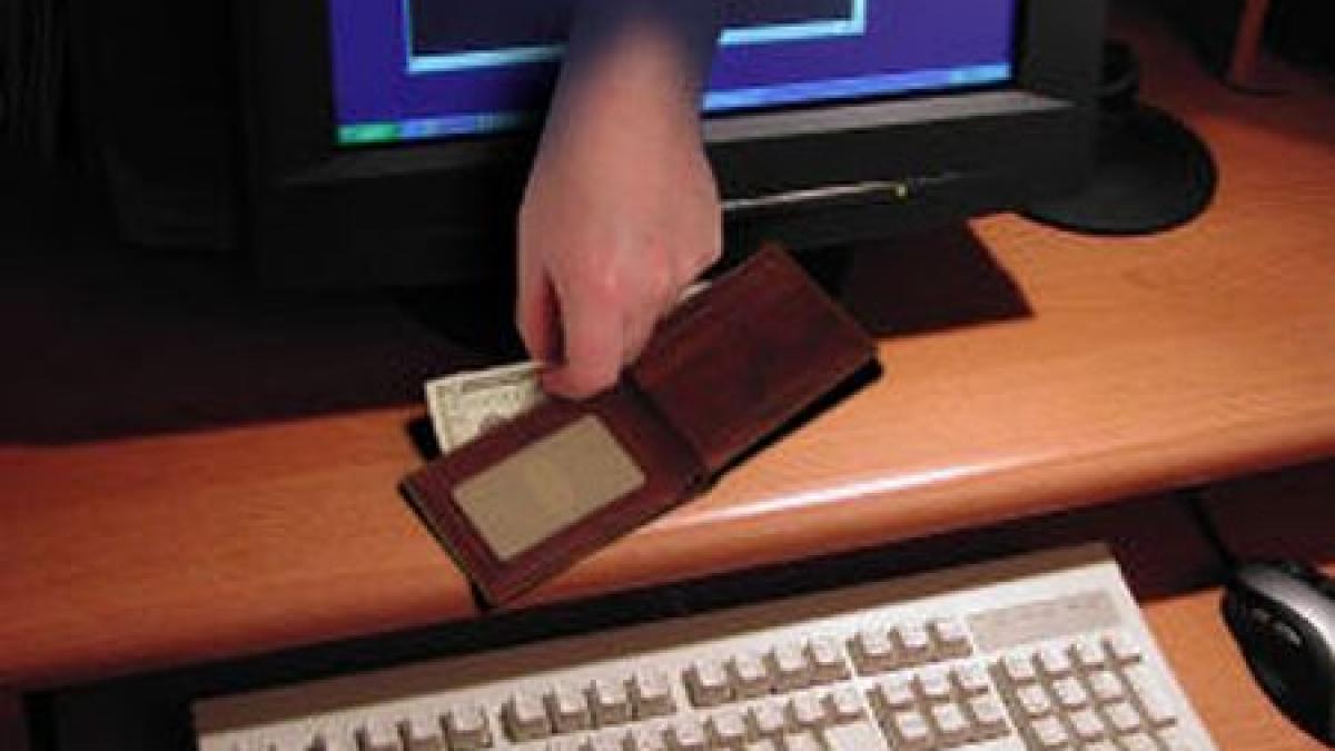 hotii romani se adapteaza la noile tehnologii au devenit campioni la furturile pe net afla cum iti