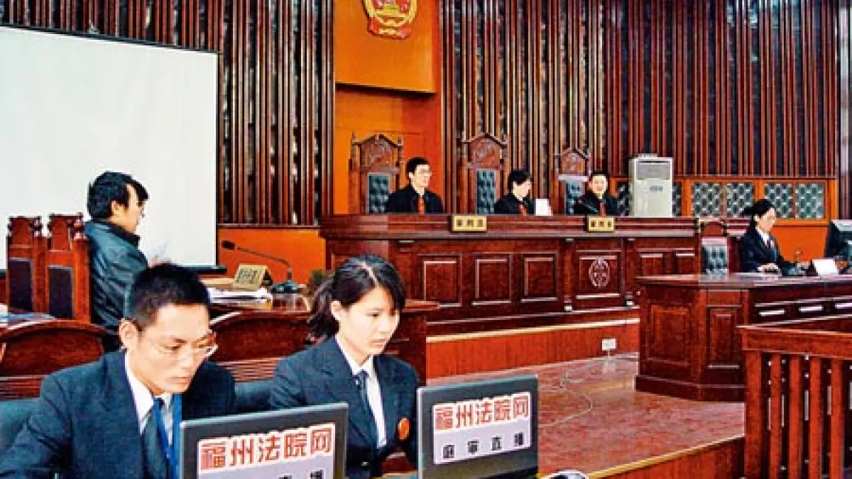 china isi obliga prin lege avocatii sa jure credinta partidului comunist