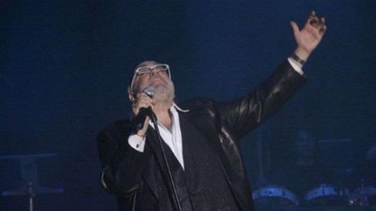 demis roussos si a anulat turneul din romania din motive medicale