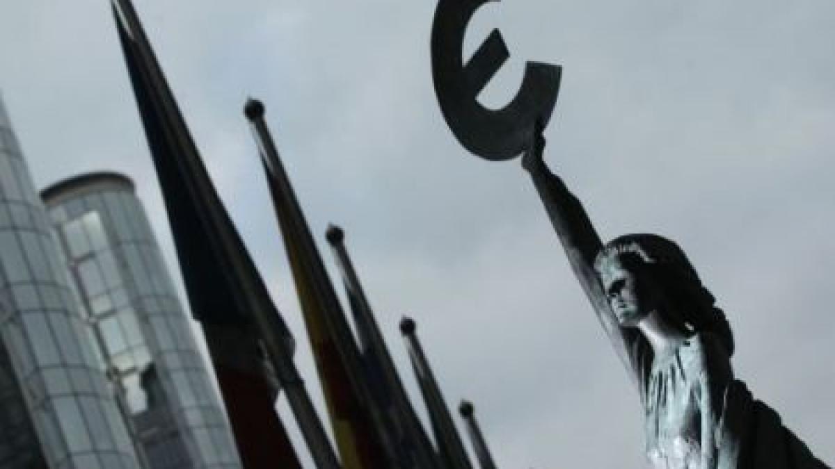 economia zonei euro in stare critica sondajul care zdrobeste speranta ca situatia se va ameliora