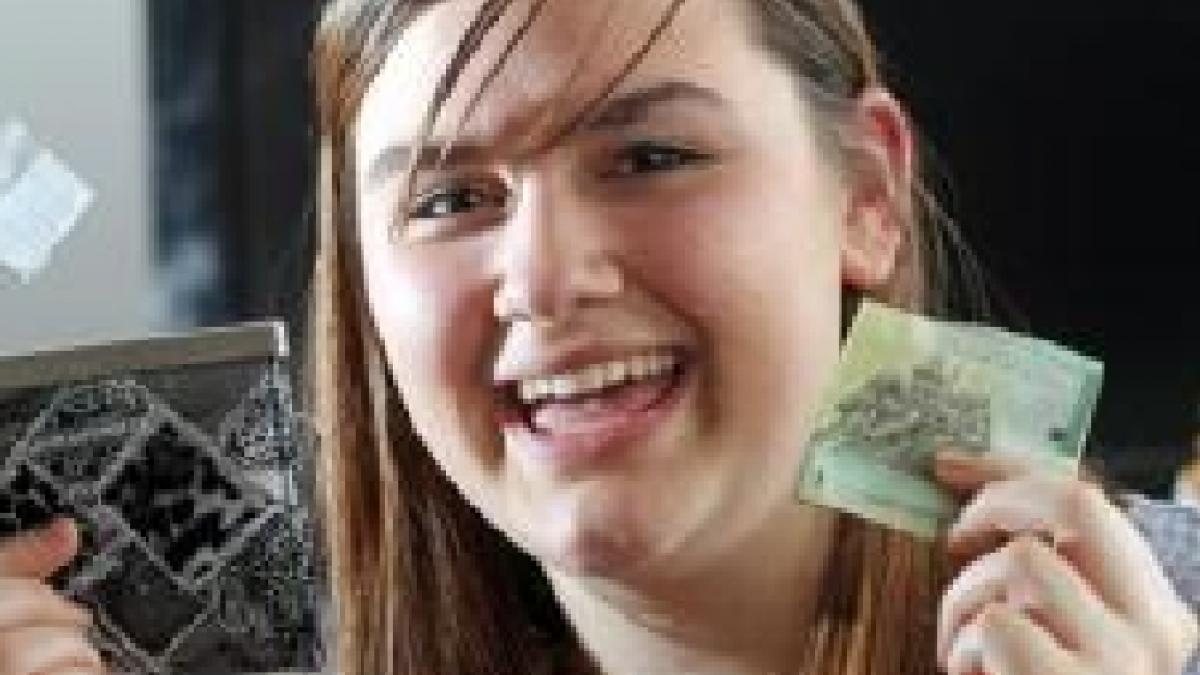 Generozitate maximă! O adolescentă a primit înapoi portofelul pierdut, dar cu bani în plus