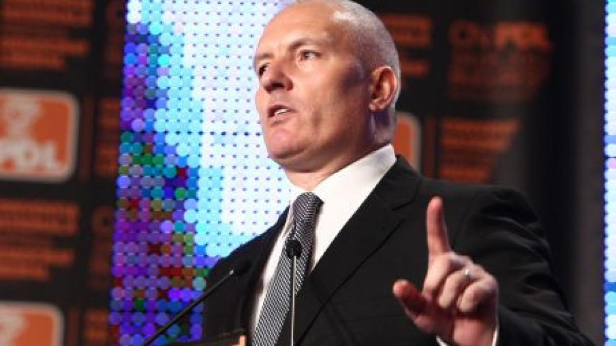 scandal la pdl bucuresti liga ii acuza pe consilierii lui udrea ca i au spart usa biroului