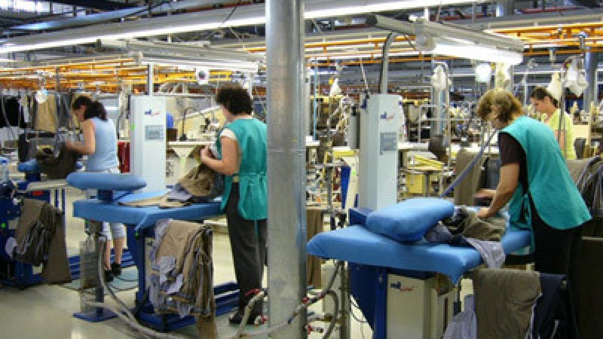 300 de angajati ai fabricii de confectii lro din sfantu gheorghe vor fi disponibilizati la