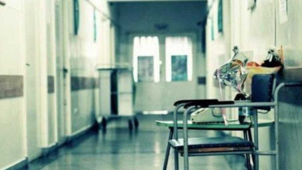 sala de nasteri aparatura veche de 15 ani cu piese care nici nu se mai fabrica