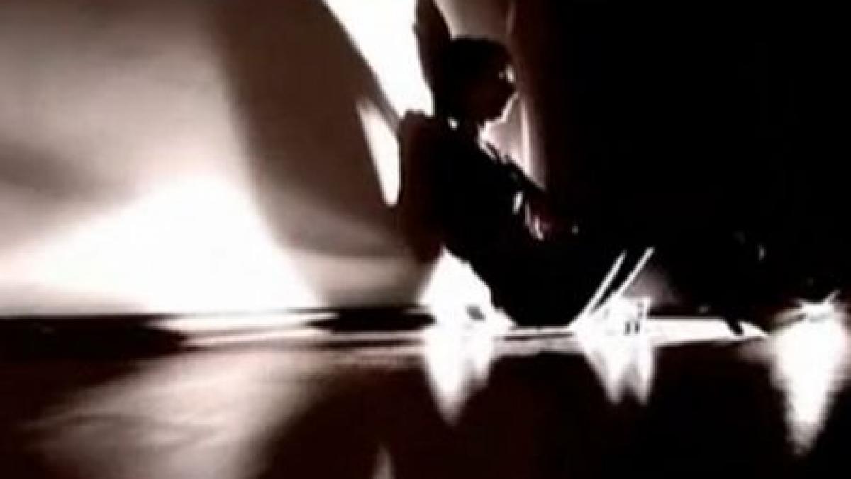 imi ziceam tot timpul ca sunt grasa si urata asculta dramele tinerilor macinati de anorexie