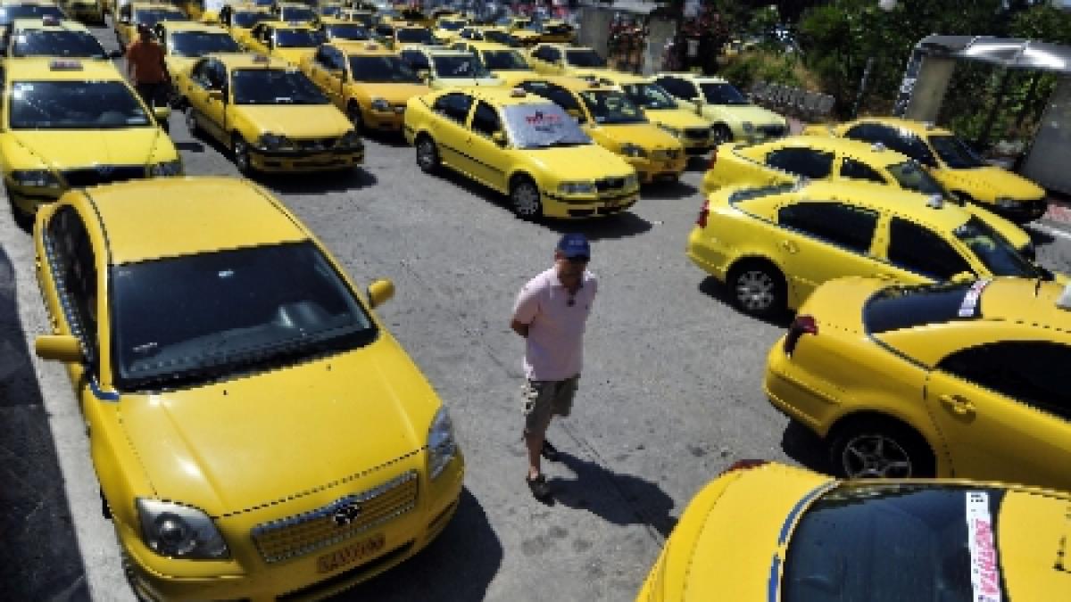 miting al taximetristilor in perioada 27 30 martie in fata primariei capitalei