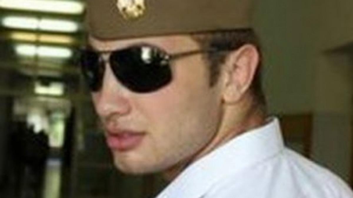 orfan de mama si cu un tata criminal bogdan vladan a gasit un sprijin neasteptat colegele mamei lui