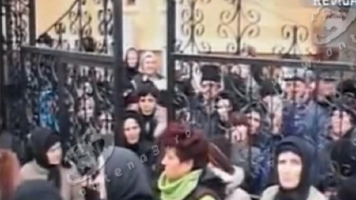 Protest într-o biserică din Ialomiţa. Oamenii s-au împotrivit schimbării preotului