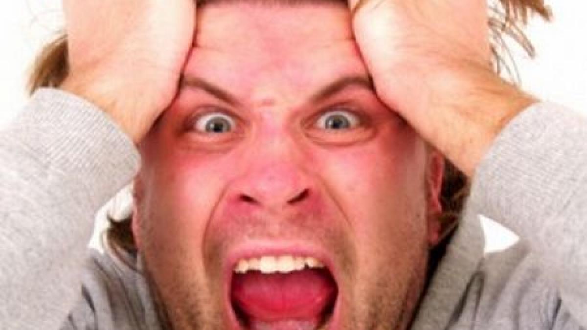 o calatorie in avionul pilotat de el te ar scoate din minti panica intr un avion de pasageri