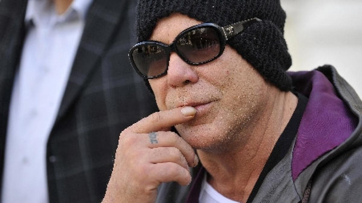 mickey rourke imi place stilul lui lucian bute este foarte bun foarte siret foarte inteligent