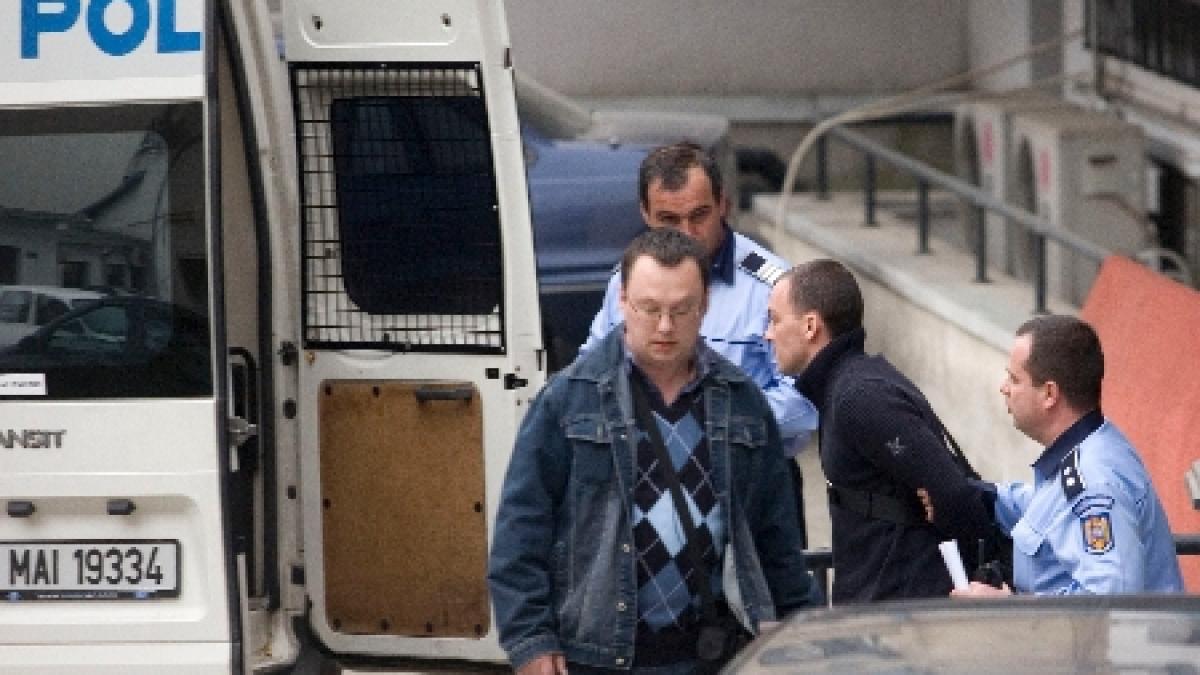 mihail boldea a fost huiduit la iesirea din sediul dna