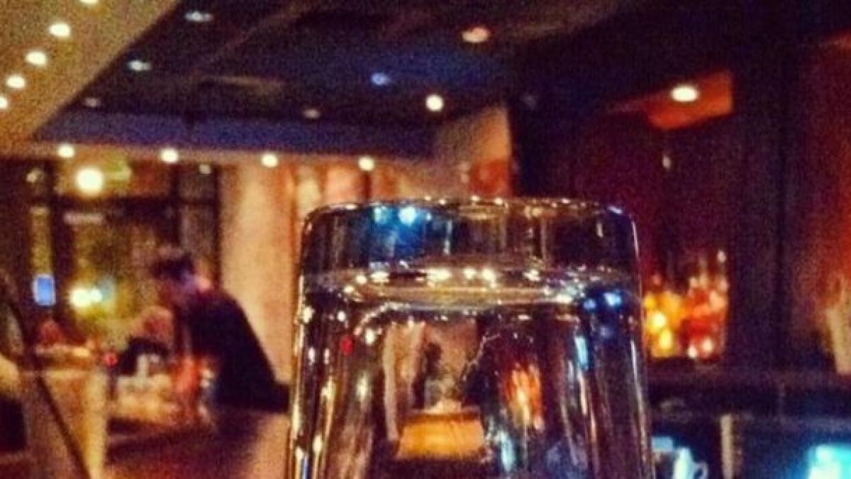 toti chelnerii l au injurat iar acum cauta clientul pe retelele de socializare vezi ce i a enervat