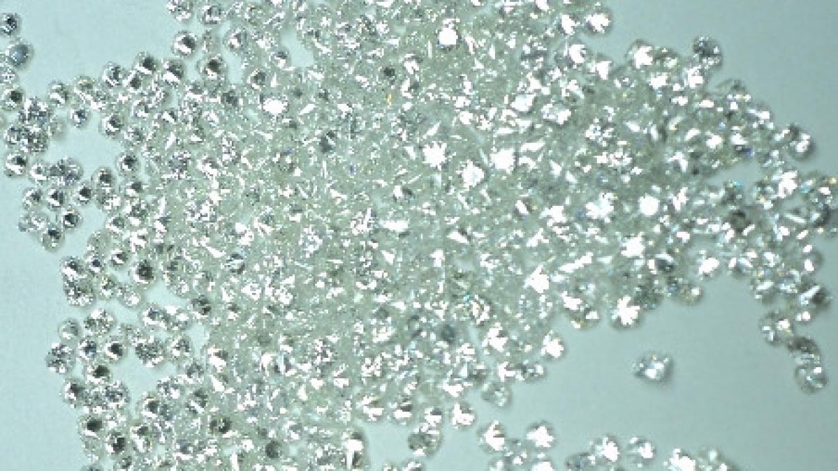 unde poti gasi o punga cu 500 de diamante intr un lift in rusia