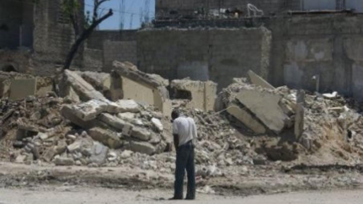 peste 10 morti si 100 de raniti intr o serie de explozii din sudul thailandei