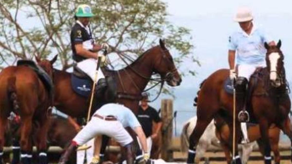 printul harry erou peste noapte a salvat viata unui adversar dupa o ciocnire dramatica in timpul