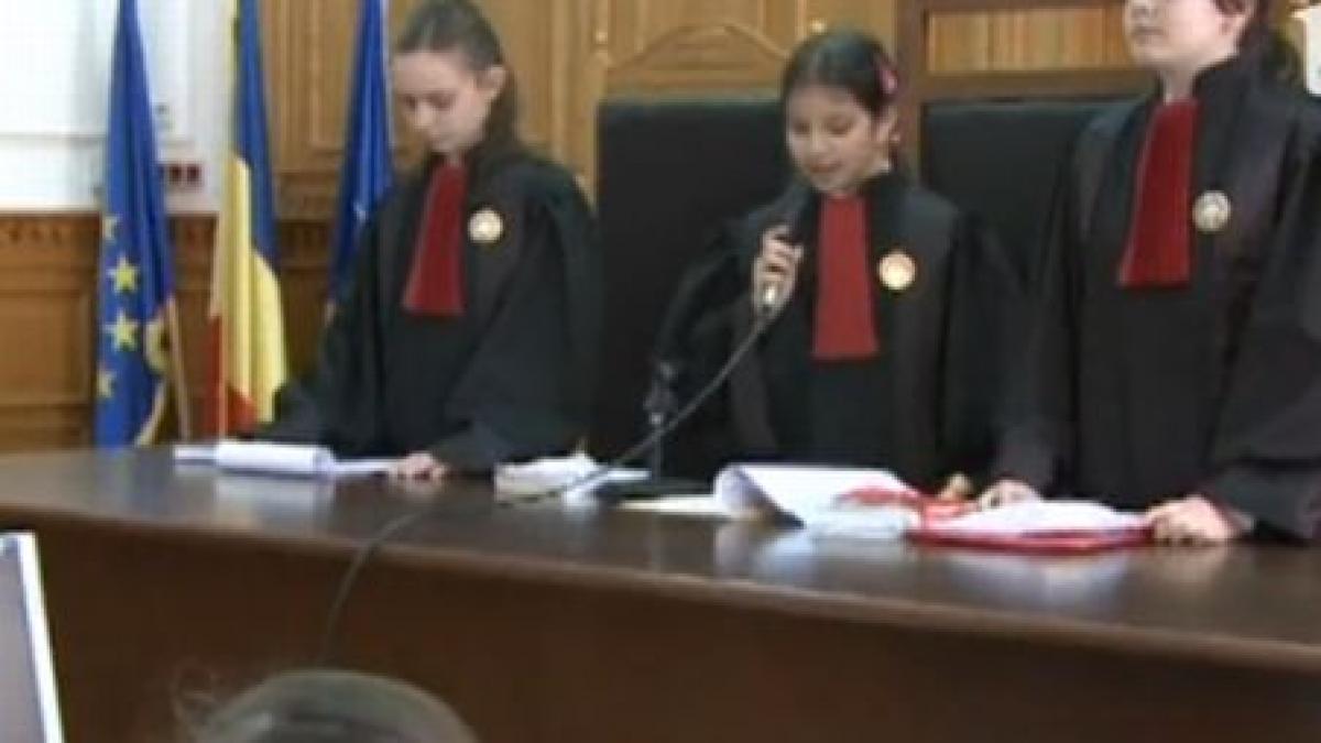 saptamana altfel a inceput in forta fie ca au dat sentinte au stins incendii sau au luat interviuri