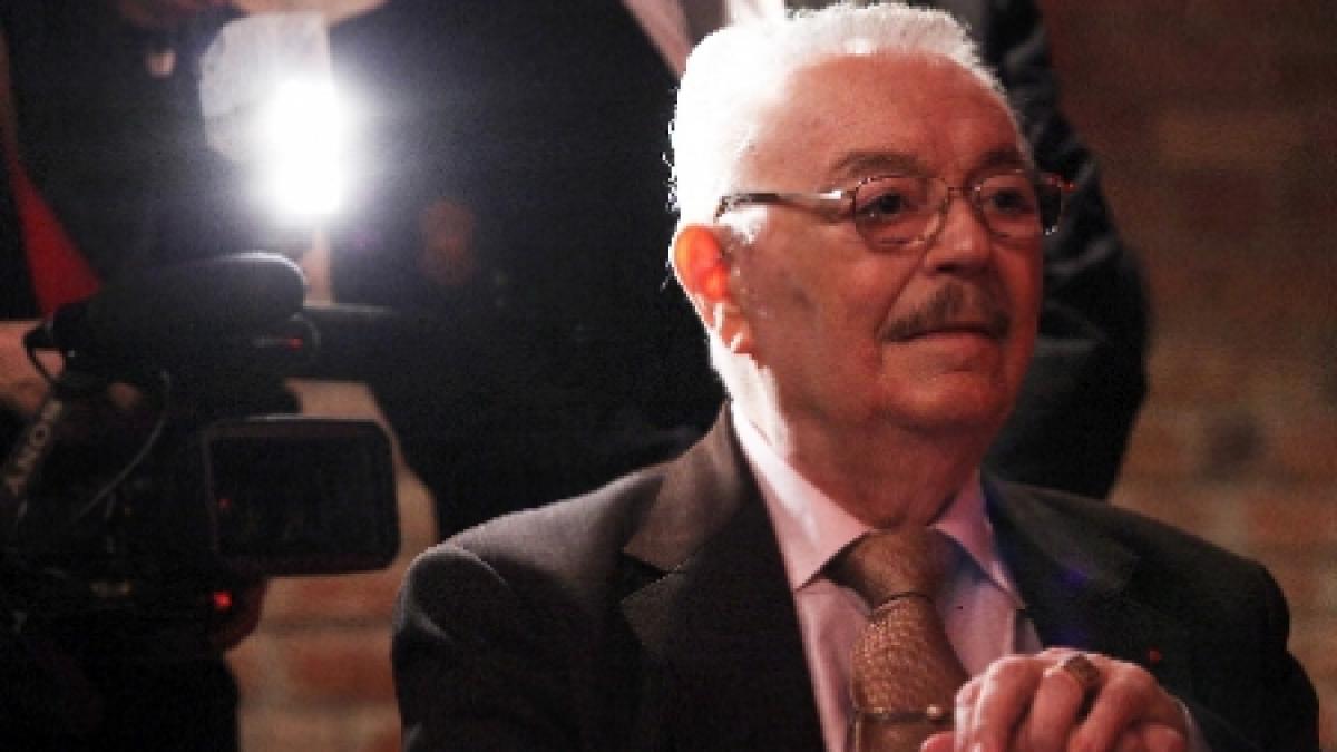 ultimele aplauze actorul ion lucian a fost inmormantat la cimitirul bellu din capitala cu onoruri