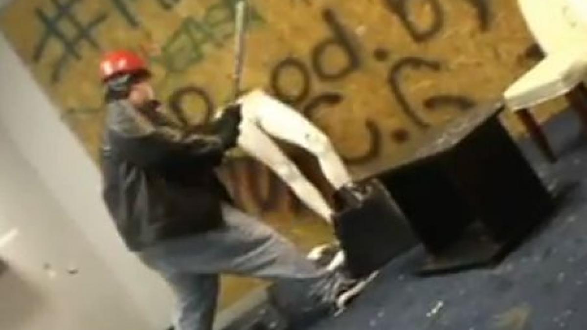 În atenţia nervoşilor. S-a inventat &quot;Camera Furiei&quot;, locul unde poţi sparge tot ce-ţi stă în cale