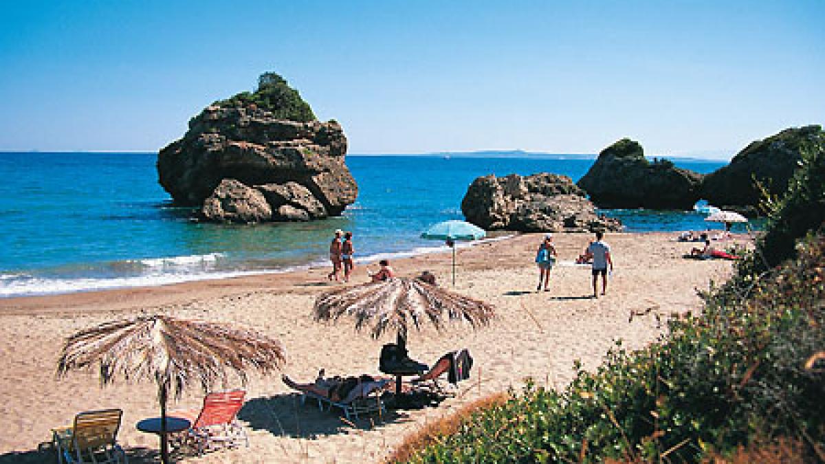 paradisul secret al greciei vinovat de criza care le a secatuit buzunarele insula zakynthos