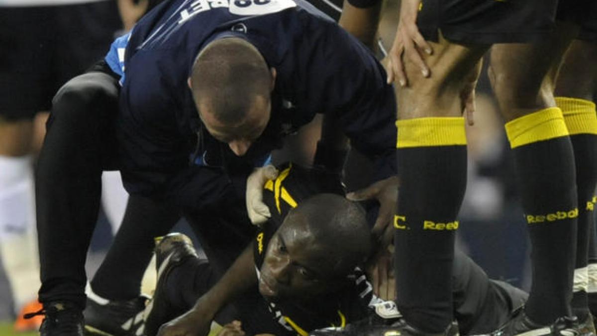 muamba fotbalistul prabusit pe teren a inceput sa mearga din nou inima lui nu a batut timp de 78 de