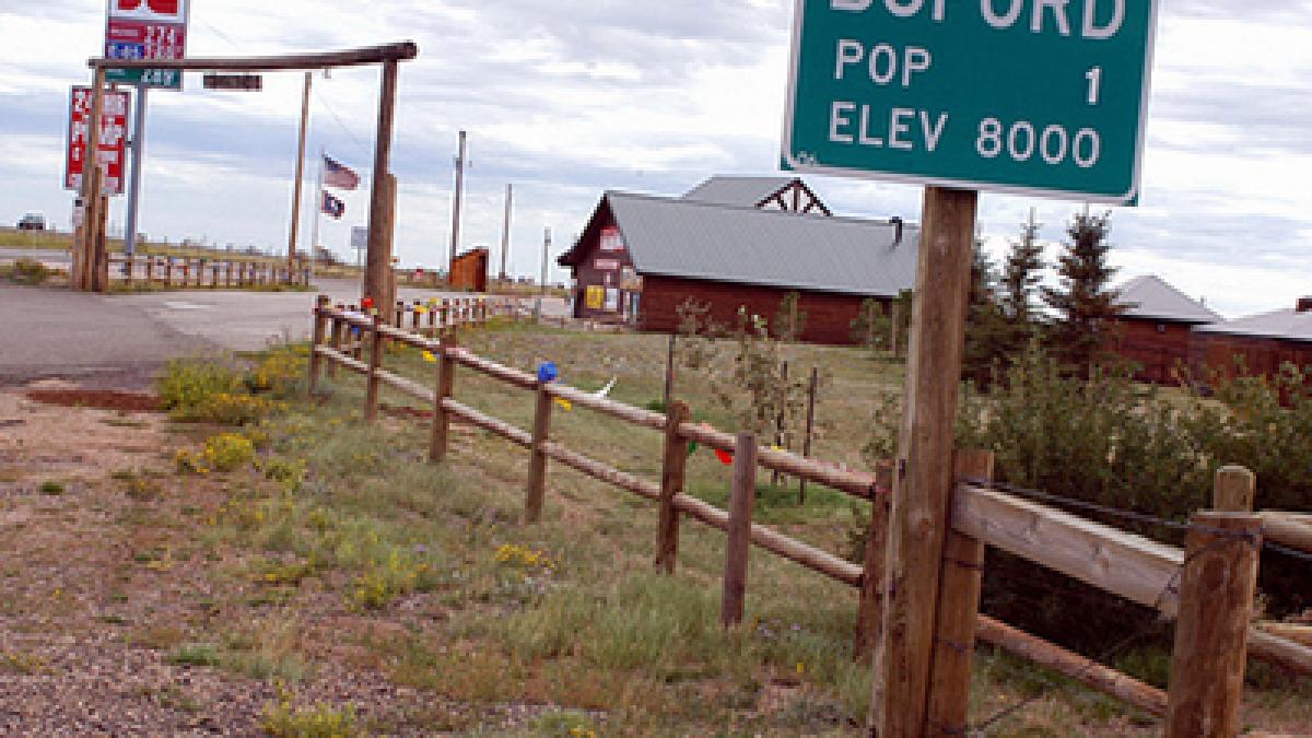 el era primar politist pompier si cetatean localitatea cu un singur locuitor a fost vanduta la