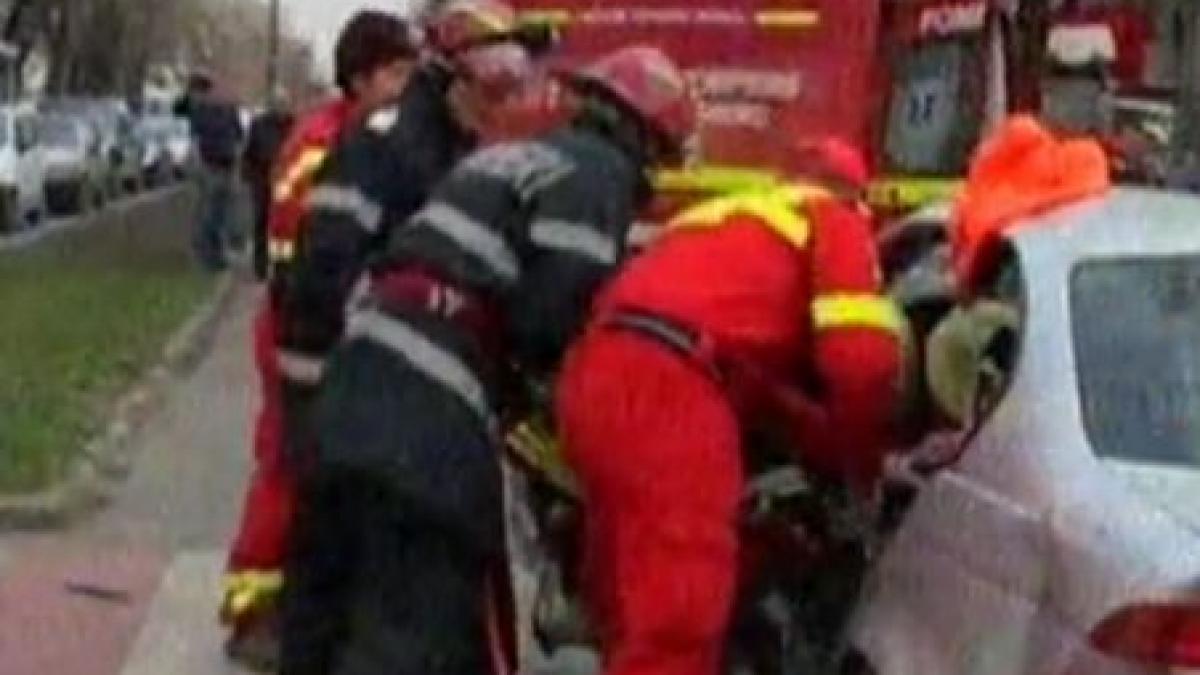 un tanar din bistrita a distrus cu bolidul sau o ambulanta smurd de 100 de mii de euro