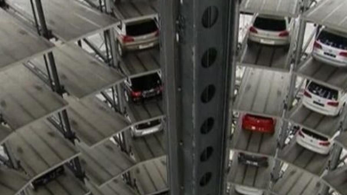 vezi aici cum arata cel mai mare garaj din lume