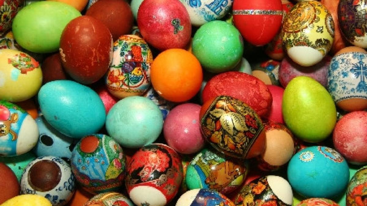 gasiti in magazine oua de paste si vopsele pentru toate gusturile si buzunarele