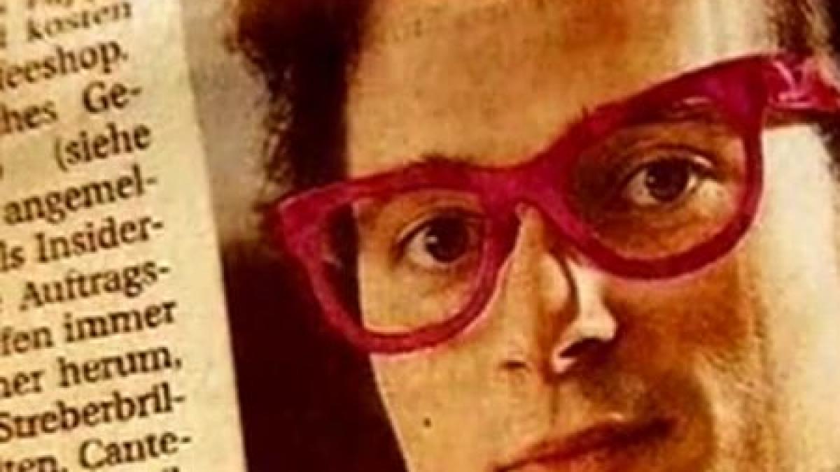 in premiera romanul care a cucerit lumea cu ochelarii din carton