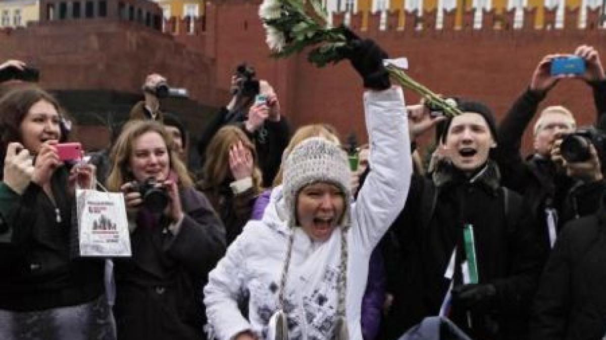 rusii s au saturat de putin sute de persoane au protestat in piata rosie din moscova