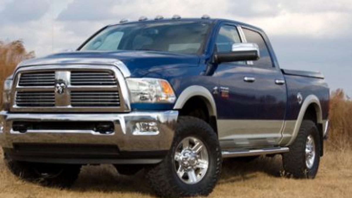 era monstrilor pe patru roti care consuma mult pe cale sa apuna pretul carburantului ii sperie pe