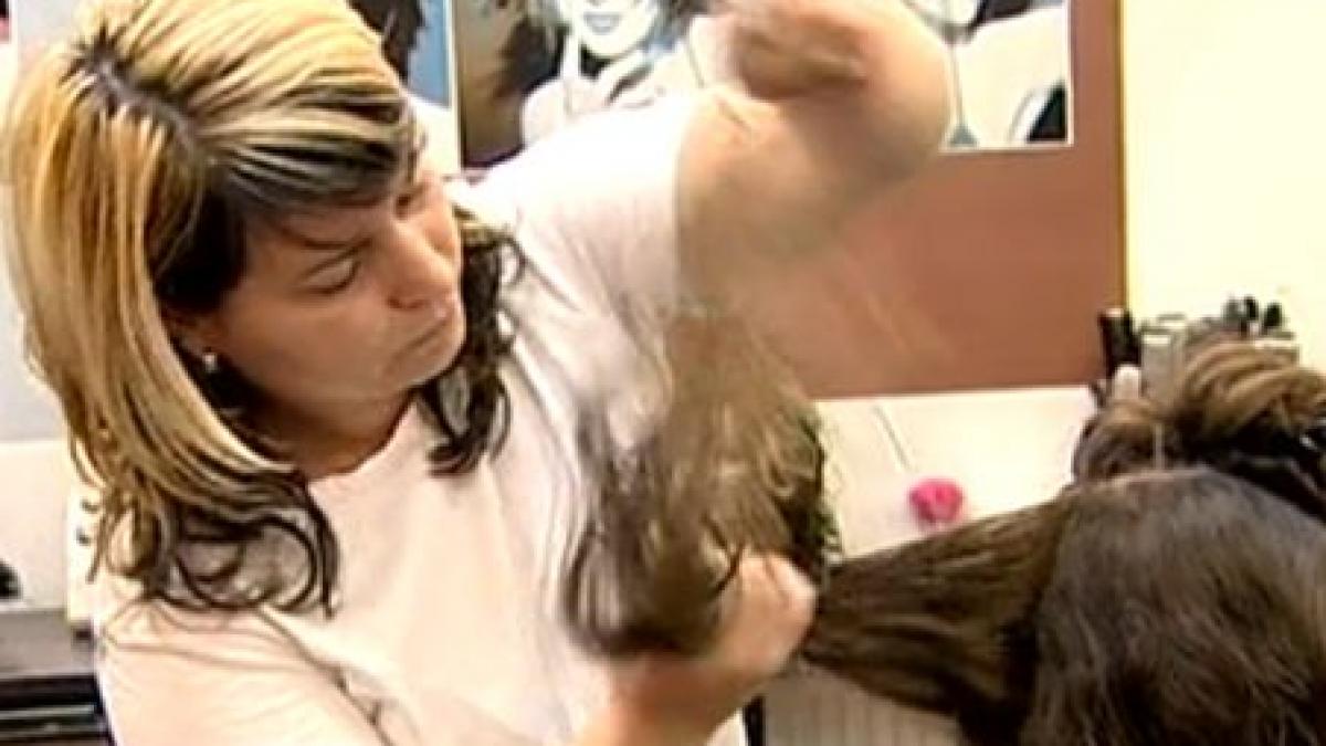 lungimea parului arata cat de bine merge economia cand te ai tuns ultima data