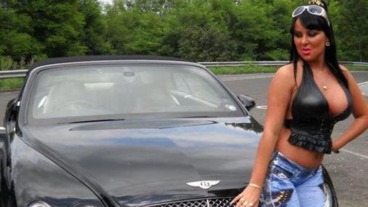 numarul de masina care spune tot despre proprietara nu i s ar potrivi nimic altceva