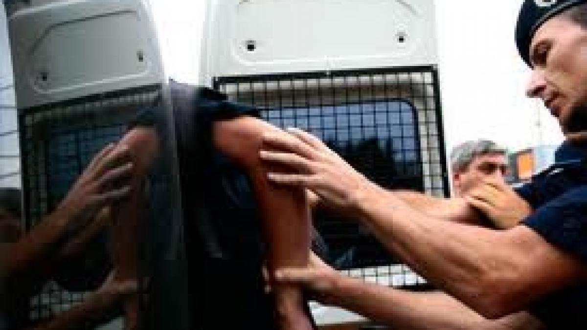 una din victimele pedofililor brasoveni a vorbit pentru antena 3 erau adusi si copii in club ne