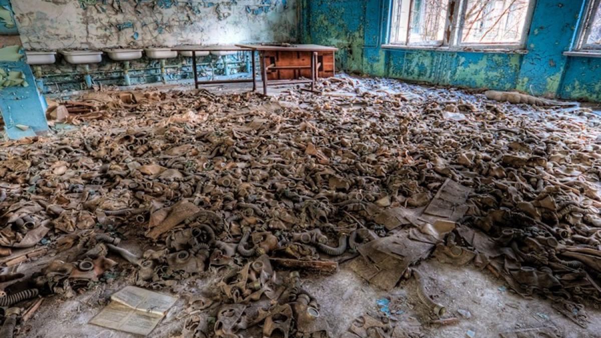 locul unde niciun ceas nu mai bate iar moartea domneste peste tot omenirea a privit evenimentul cu