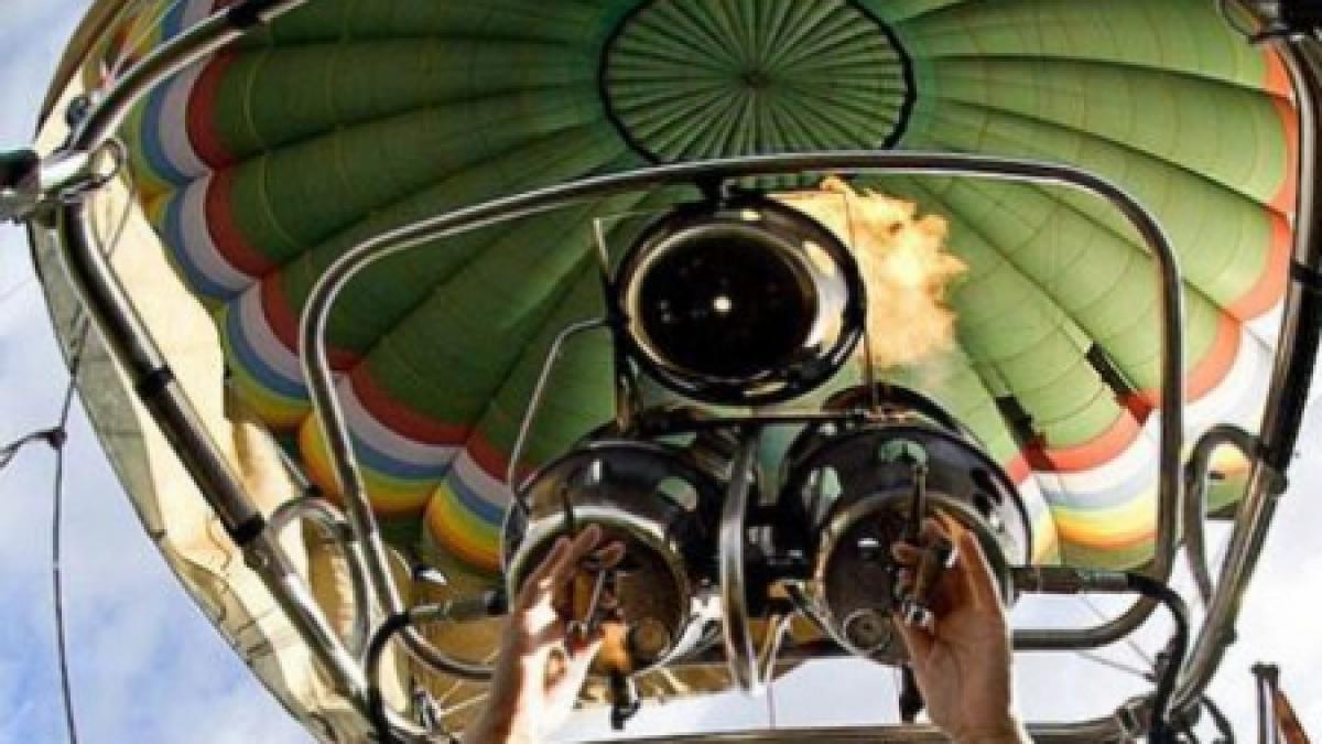 un balon cu aer cald a blocat temporar un aeroport londonez toate decolarile de pe gatwick